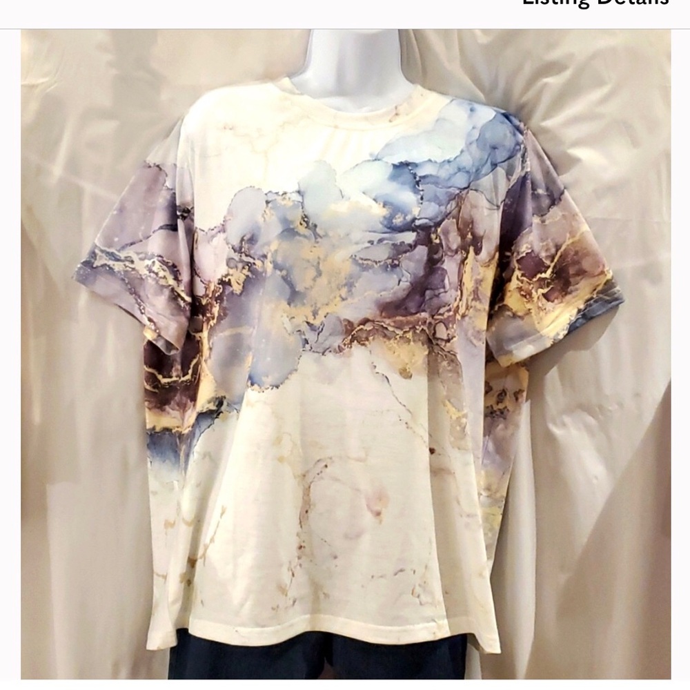 Women's Marble-Print Short Sleeve Tee in Ivory and Lavender